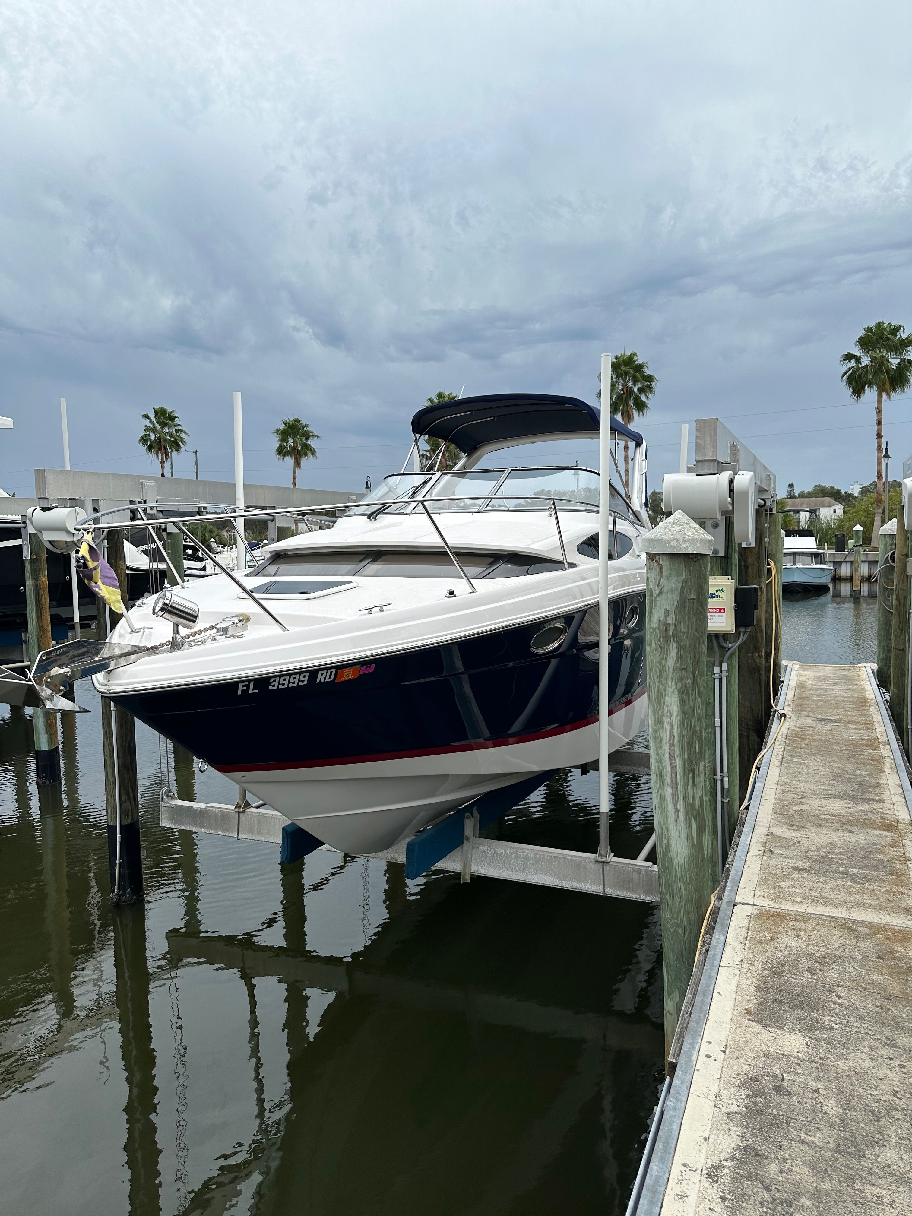 2016 Regal 30 Express Sport Cruiser Boat boat