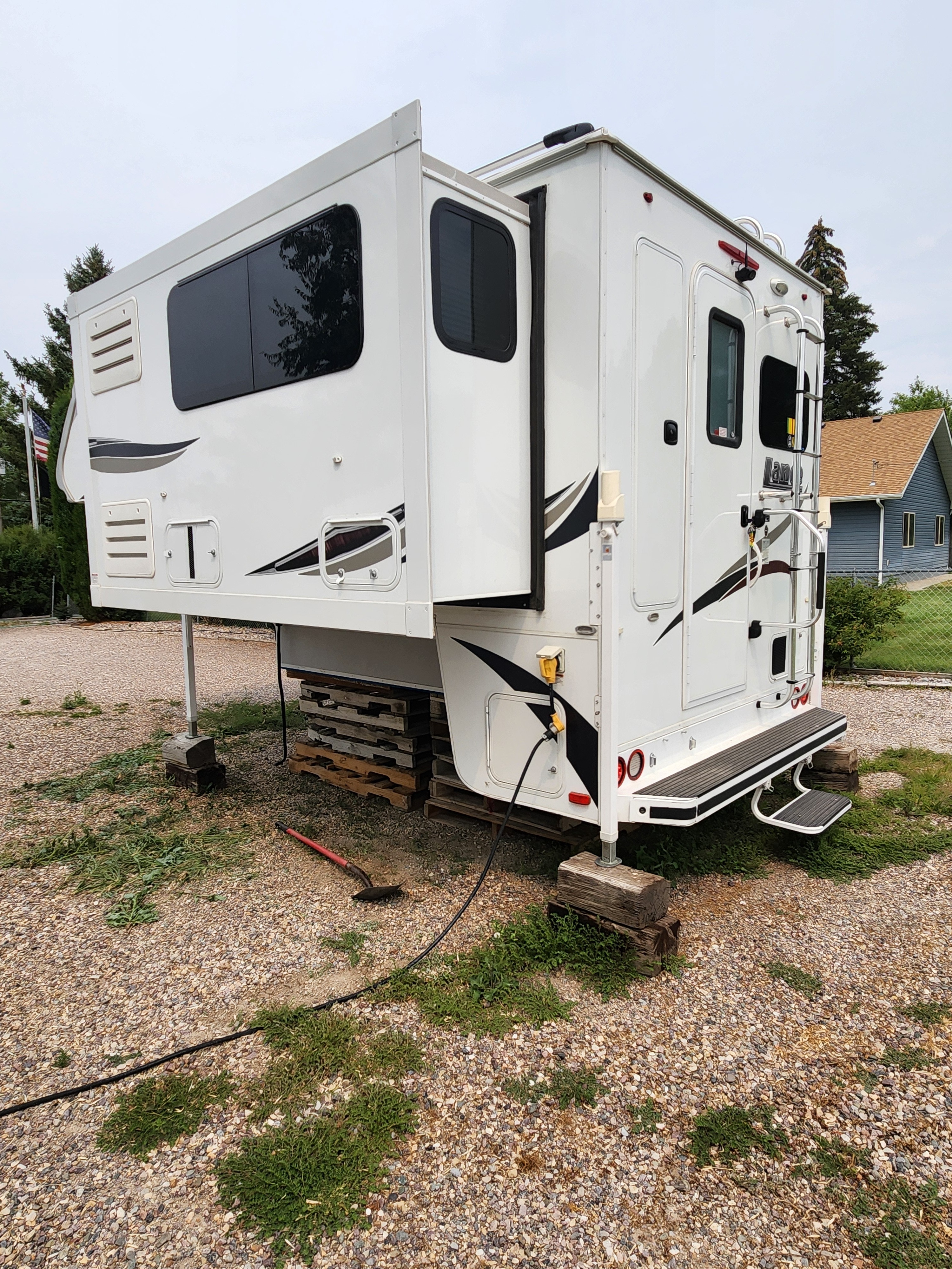 2019 Lance 975 Truck Camper in pocatello ID