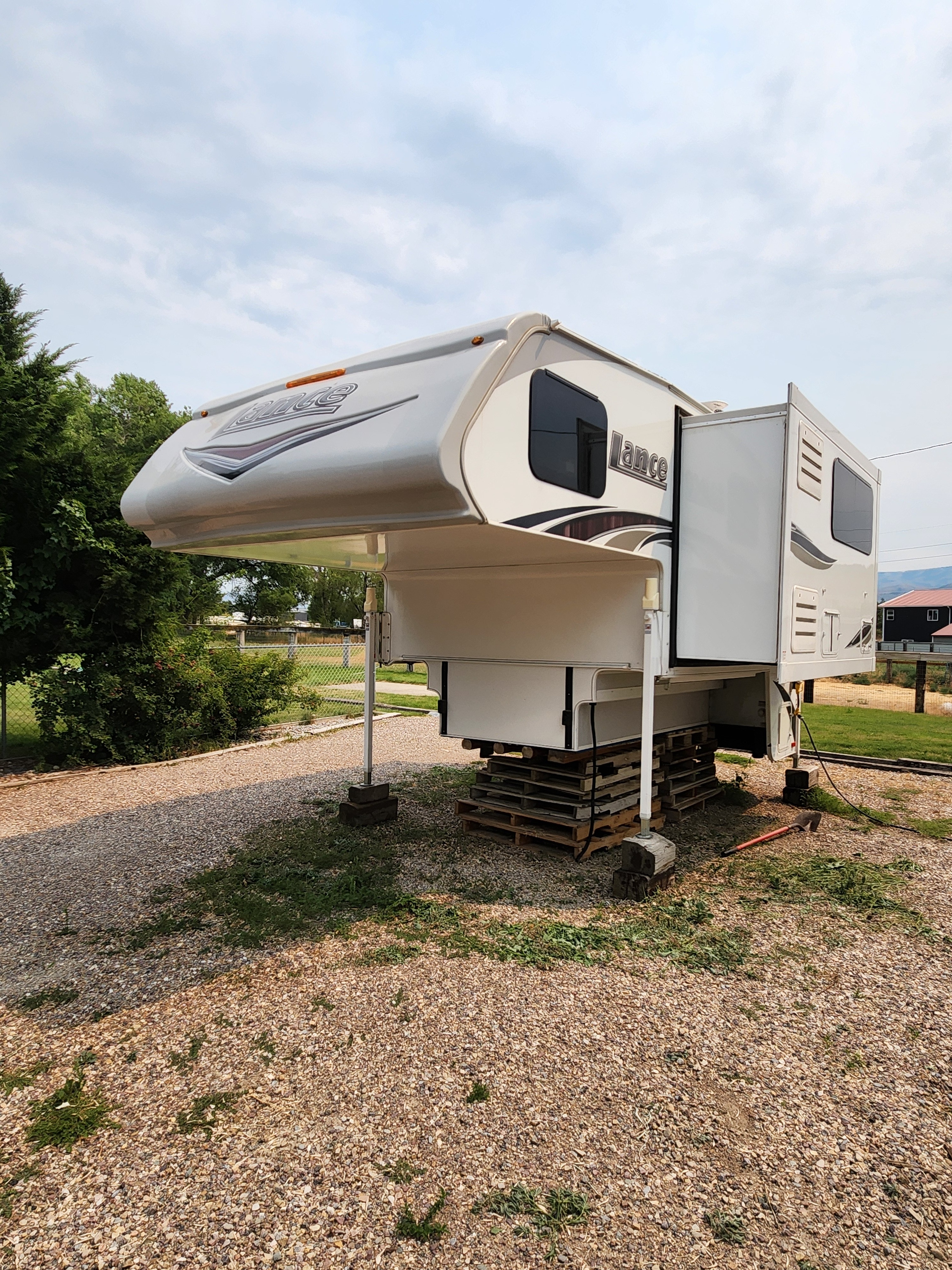 2019 Lance 975 Truck Camper in pocatello ID