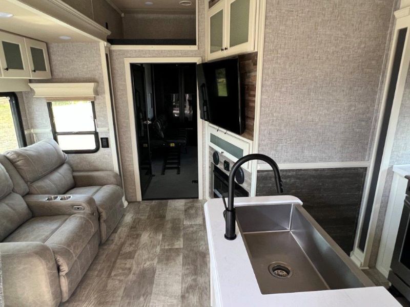 2023 Vanleigh Rv ambition 399th