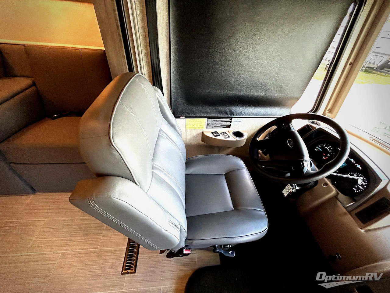 2022 Winnebago adventurer 36z