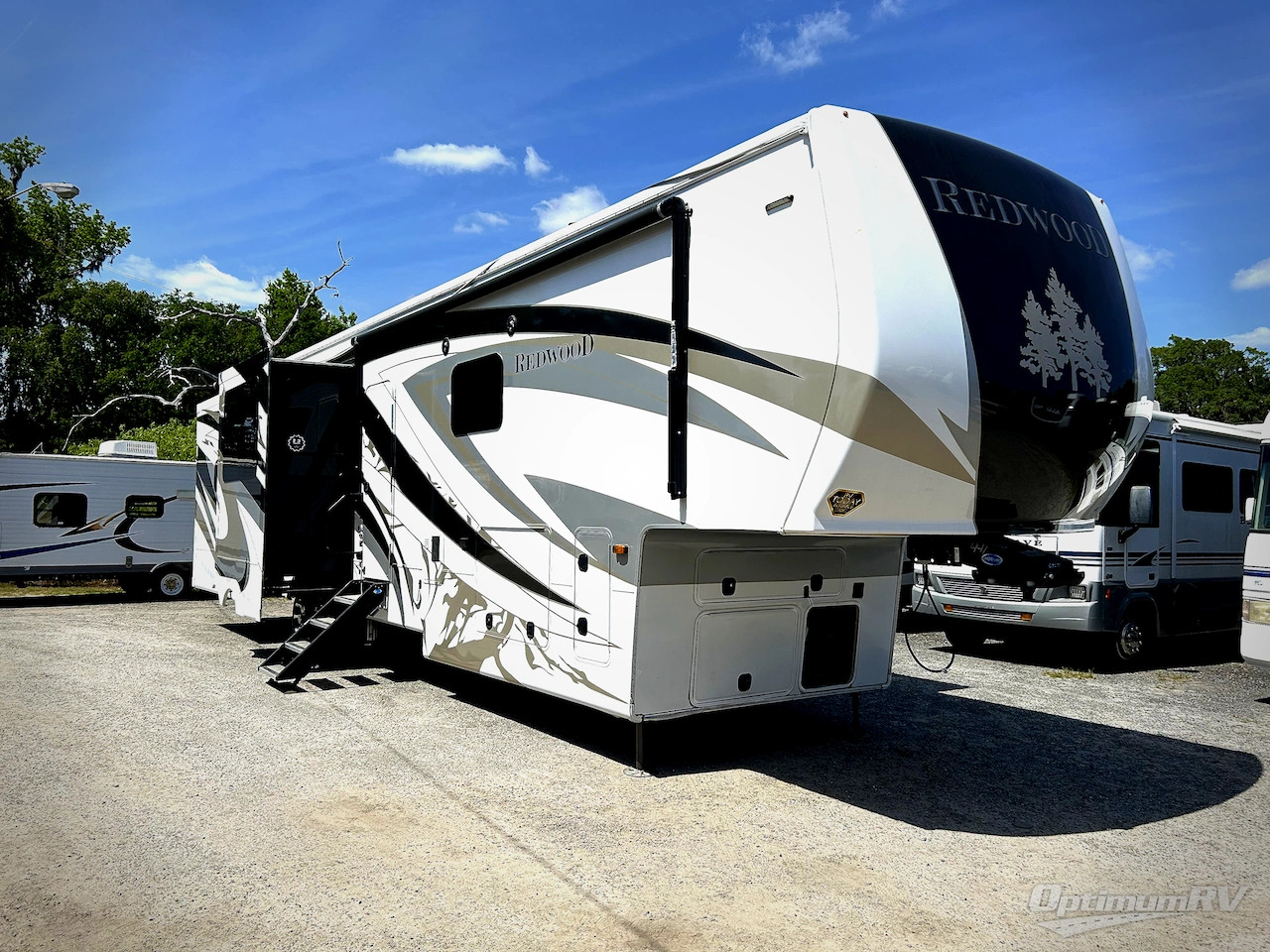 2021 Redwood RV redwood 4001lk