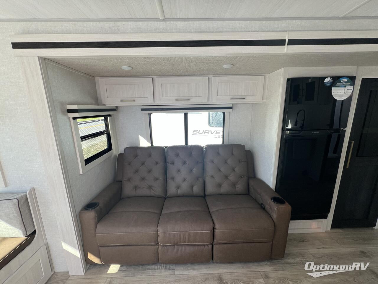 2025 Forest River grand surveyor 253rls