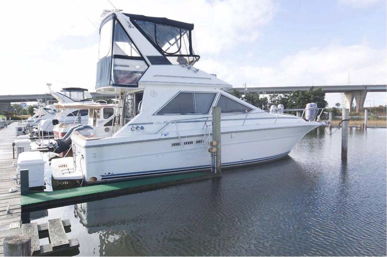 A photo of this 1989 Sea Ray 340 Sedan Bridge