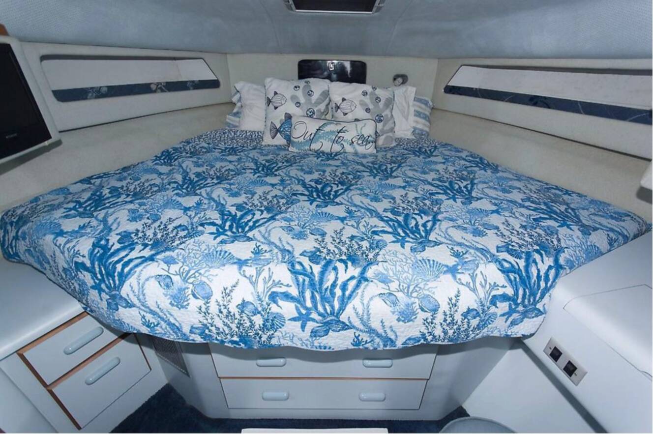 A photo of this 1989 Sea Ray 340 Sedan Bridge