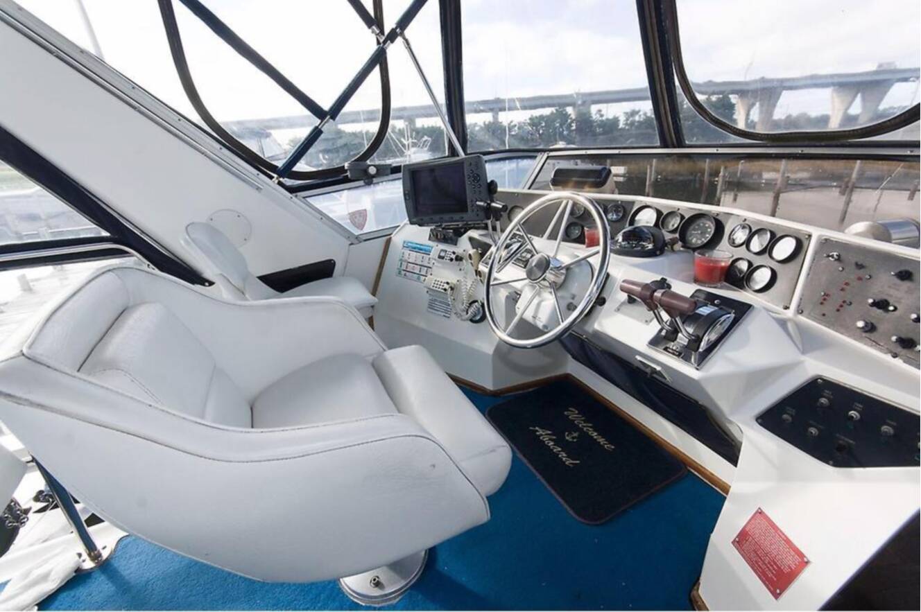 A photo of this 1989 Sea Ray 340 Sedan Bridge