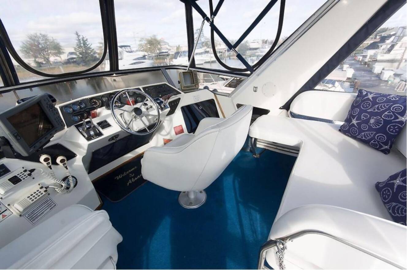 A photo of this 1989 Sea Ray 340 Sedan Bridge