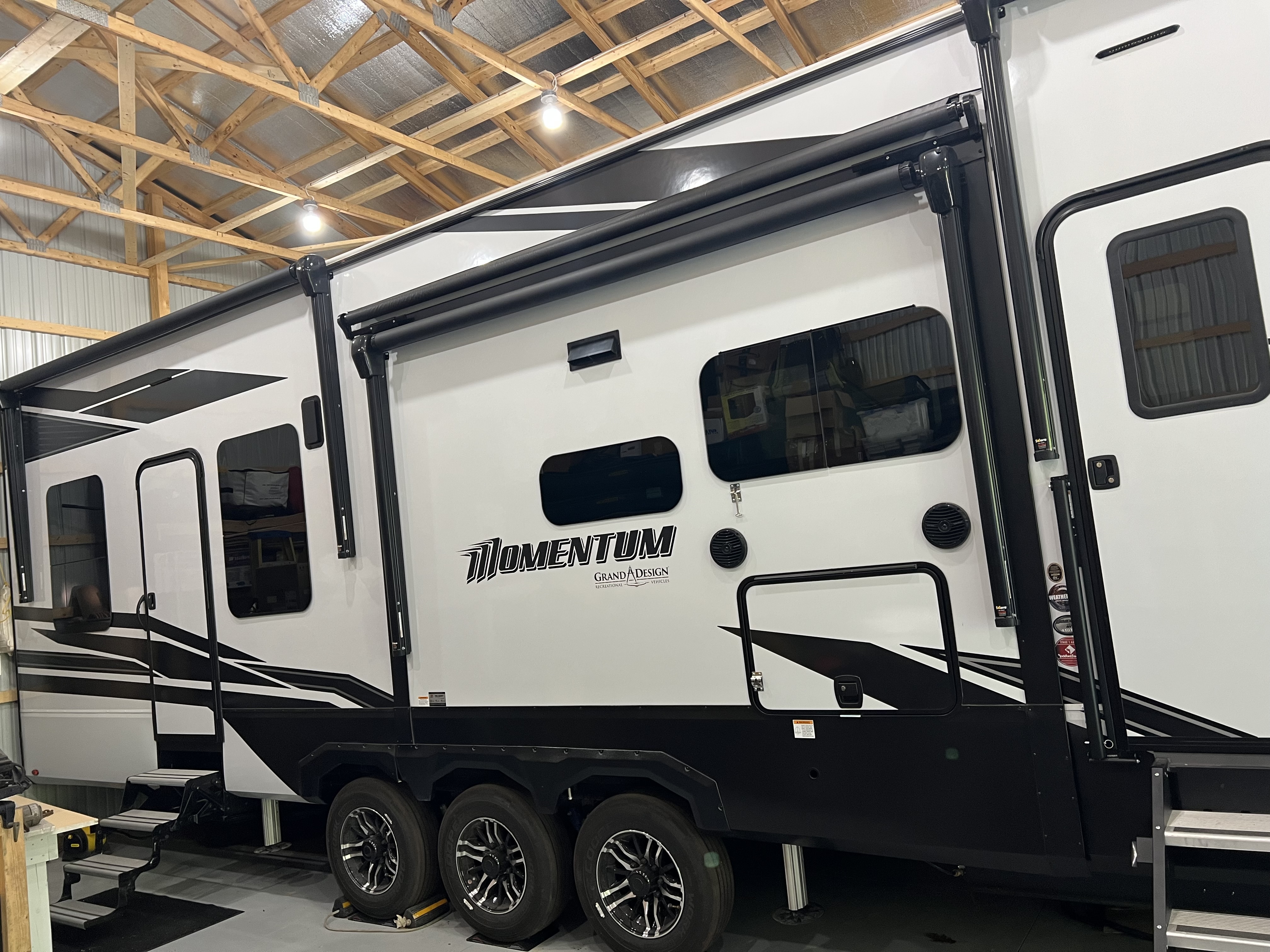 2024 Grand Design Momentum 410TH in pierson MI