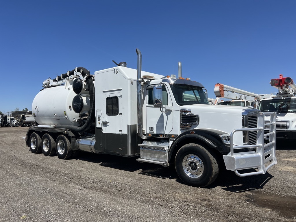 2012 FREIGHTLINER 122 SD in Bakersfield, CA