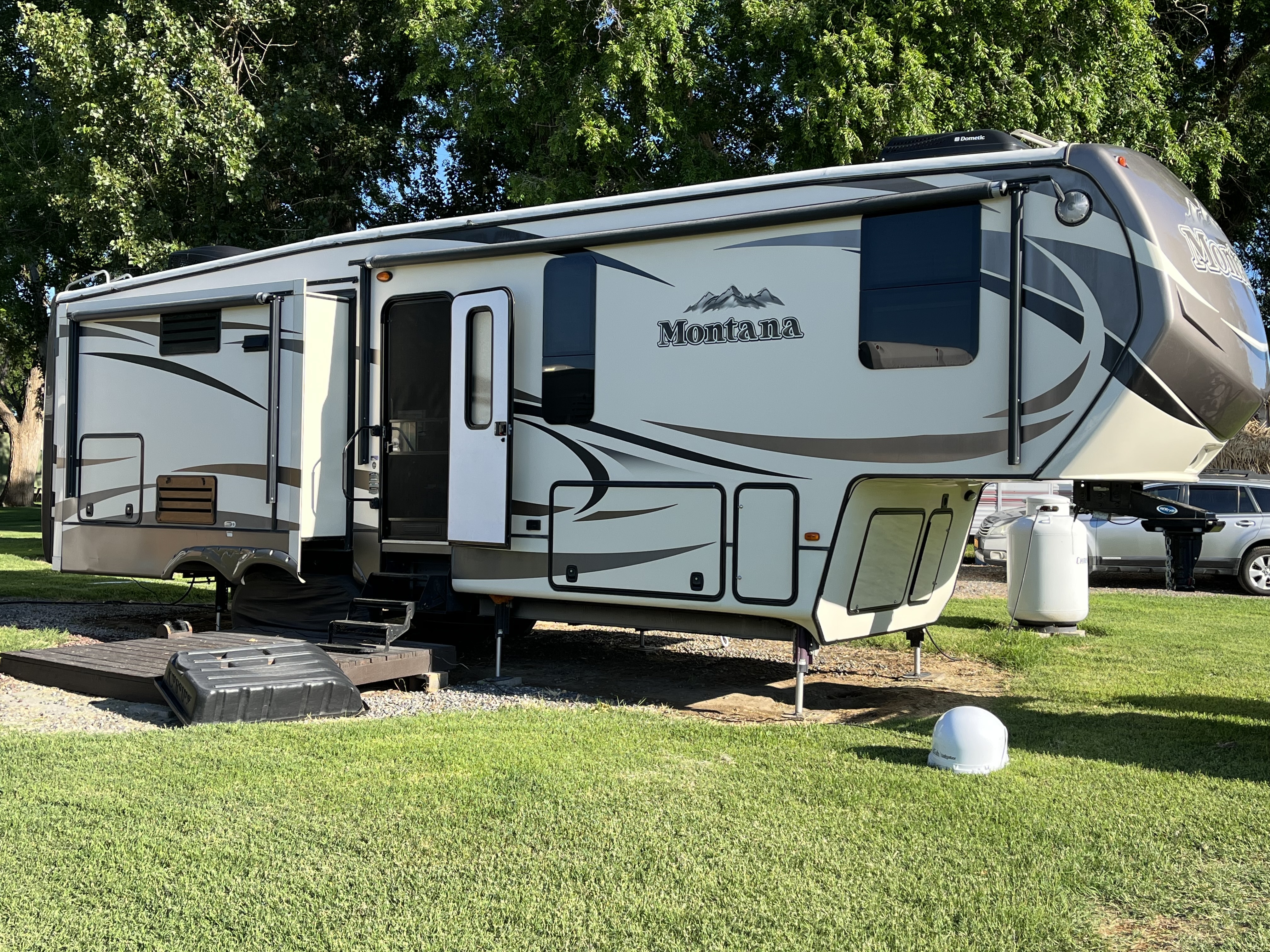 2017 Keystone Montana 3160RL RV