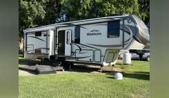 2017 Keystone Montana 3160RL RV
