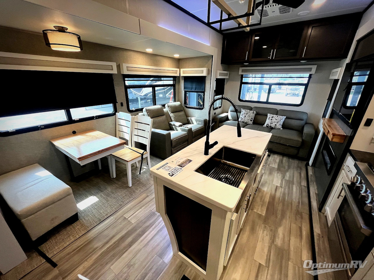 2024 Forest River cedar creek 377bh