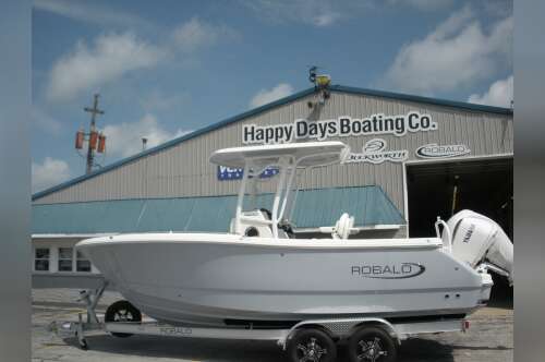 2026 Robalo R230 in port clinton OH