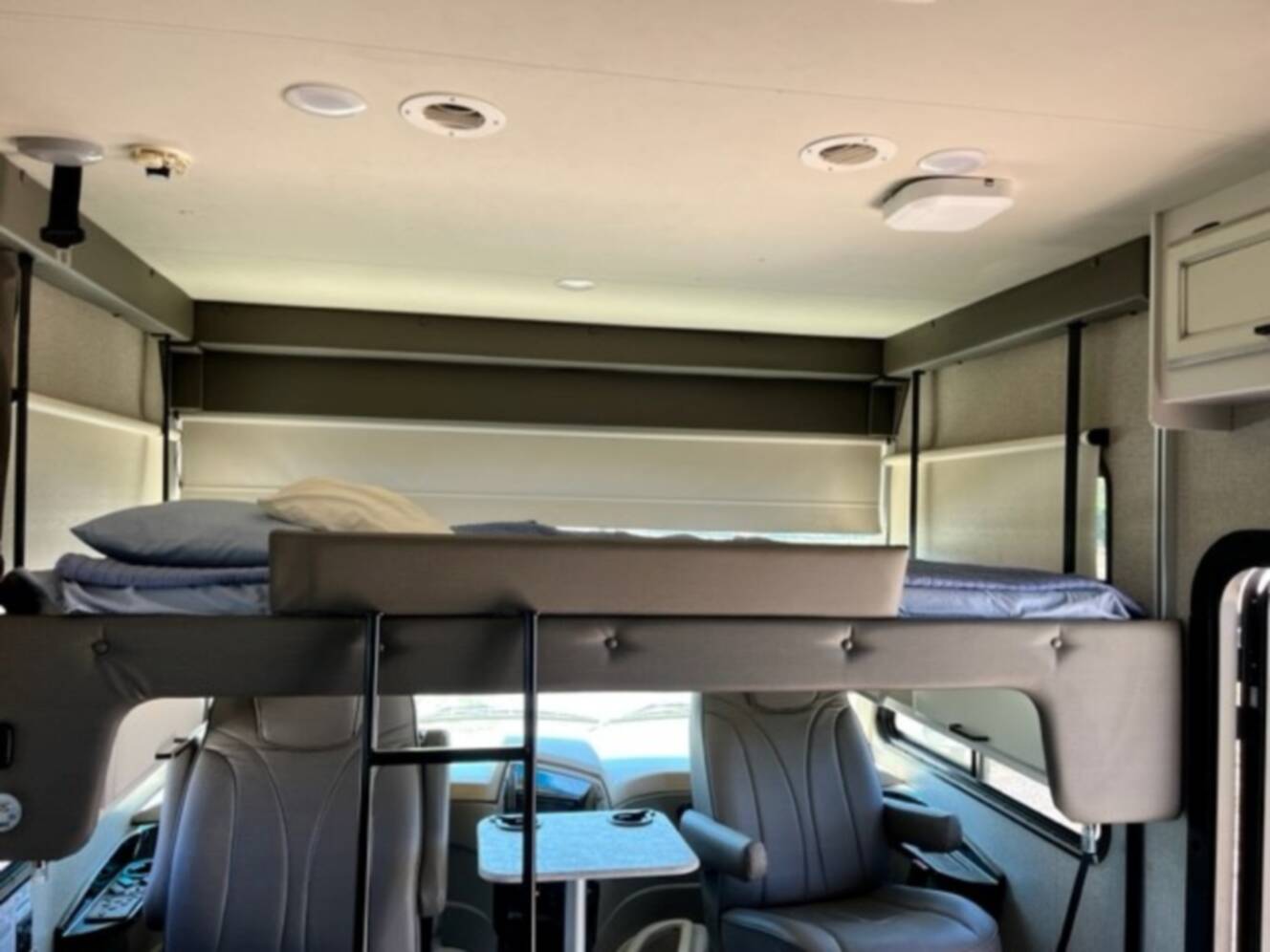 A photo of this 2020 Jayco Alante 31V