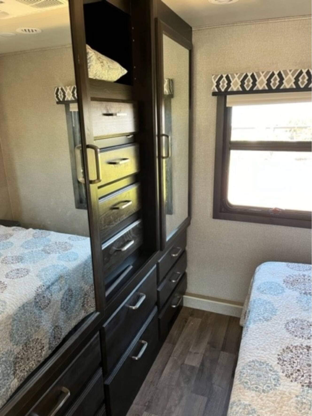 A photo of this 2020 Jayco Alante 31V