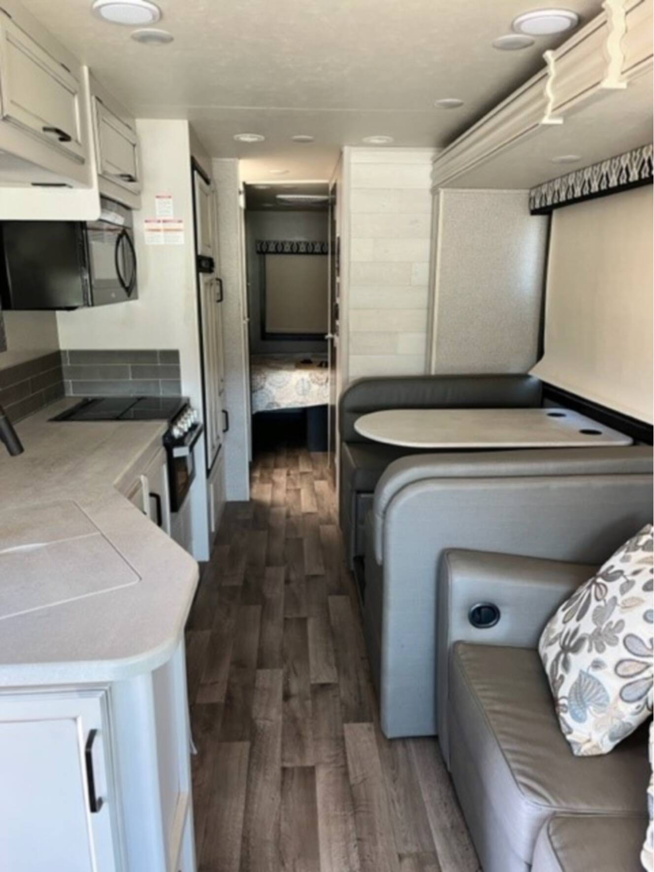 A photo of this 2020 Jayco Alante 31V