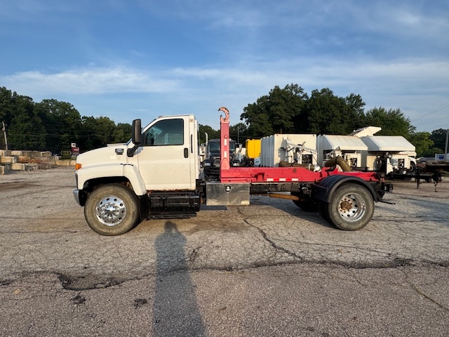 2005 GMC Stellar Hooklift on C7500 in Niles, MI