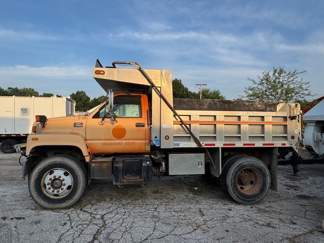 1999 GMC C8500 w/ 12' Highway Plow & Hydraulic Tailgate Spreader in Niles, MI