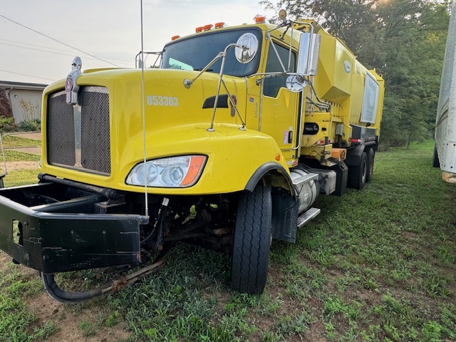 2013 KENWORTH T4 SERIES in Niles, MI