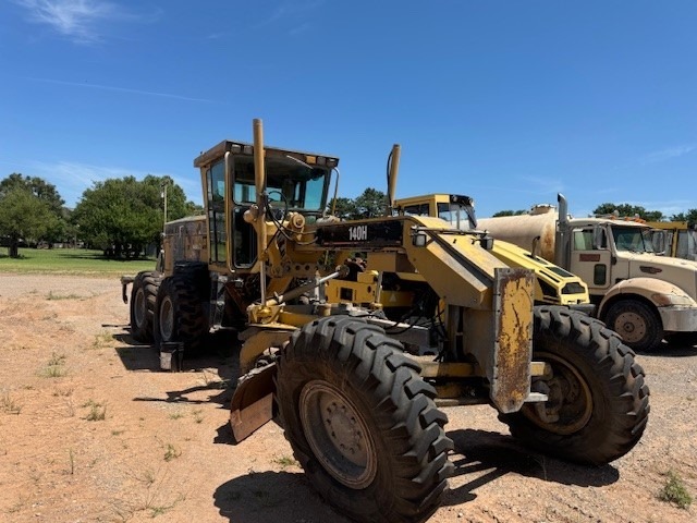 2006 CATERPILLAR 140H Motor Grader in Dallas, TX