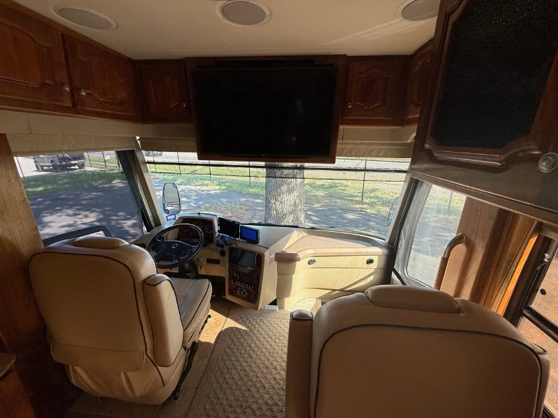 2009 COUNTRY COACH INTRIGUE OVATION II 550