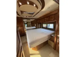 2009 COUNTRY COACH INTRIGUE OVATION II 550