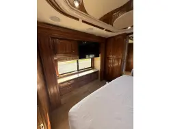 2009 COUNTRY COACH INTRIGUE OVATION II 550