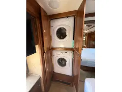 2009 COUNTRY COACH INTRIGUE OVATION II 550