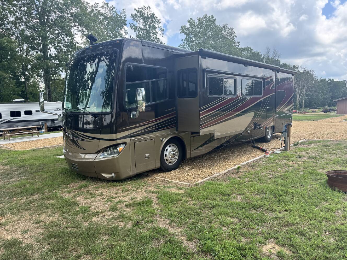 A photo of this 2013 Tiffin Motorhomes Phaeton 40 QBH