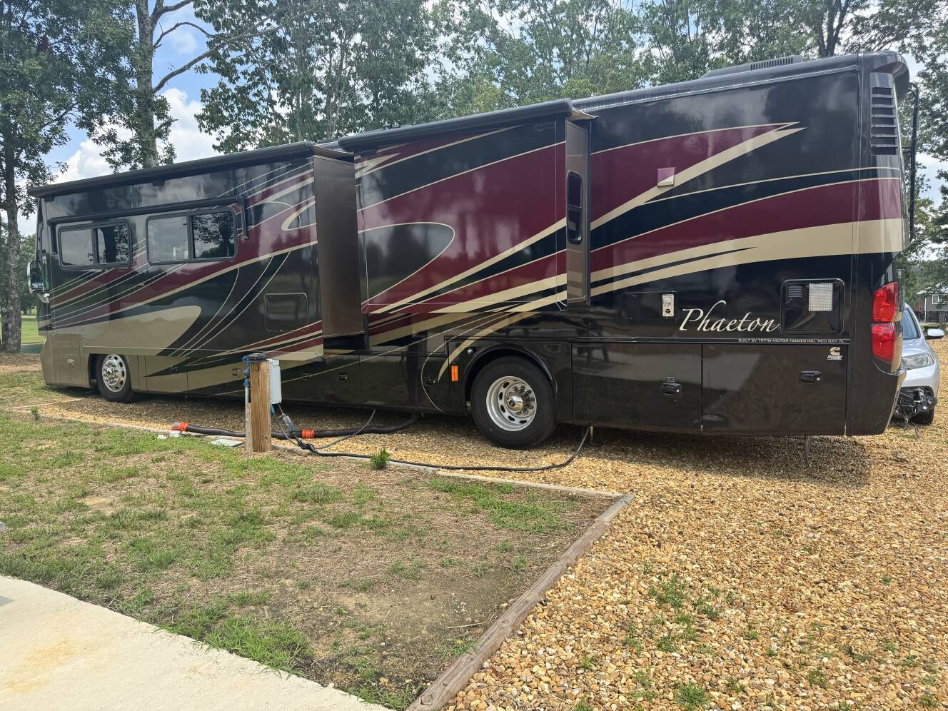 A photo of this 2013 Tiffin Motorhomes Phaeton 40 QBH
