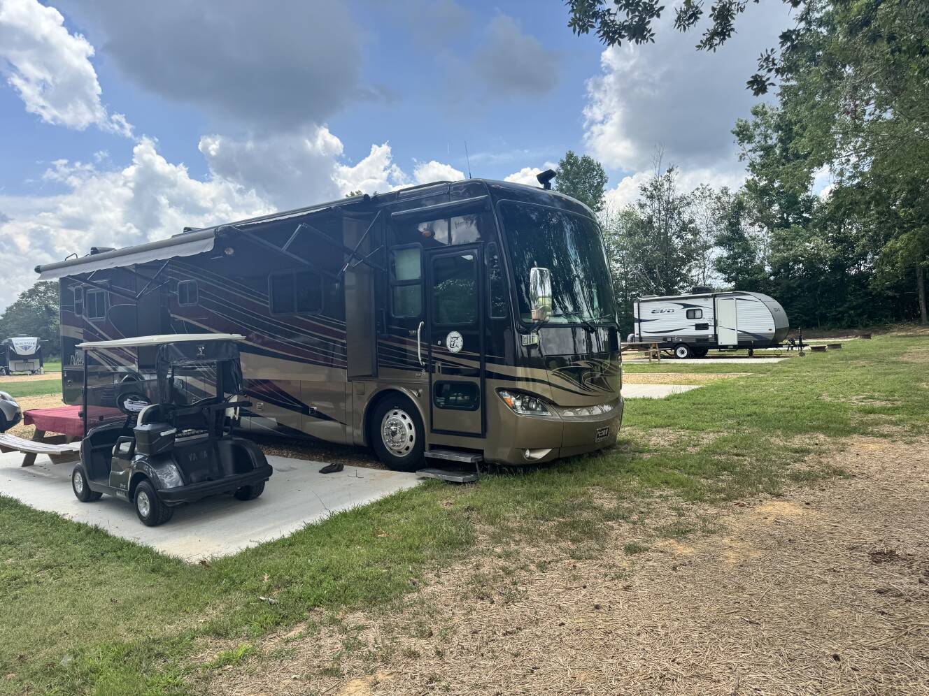 A photo of this 2013 Tiffin Motorhomes Phaeton 40 QBH