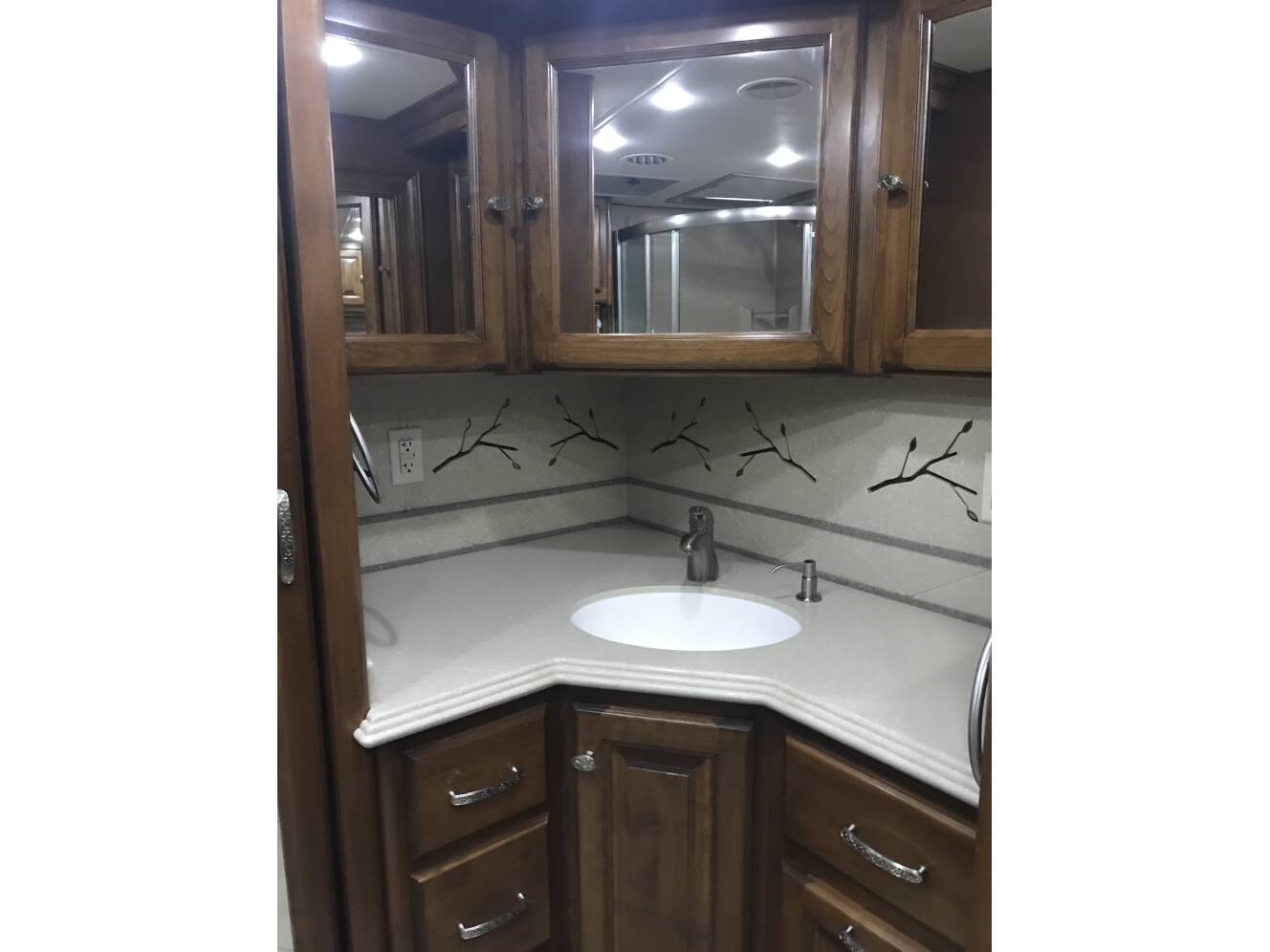 A photo of this 2013 Tiffin Motorhomes Phaeton 40 QBH