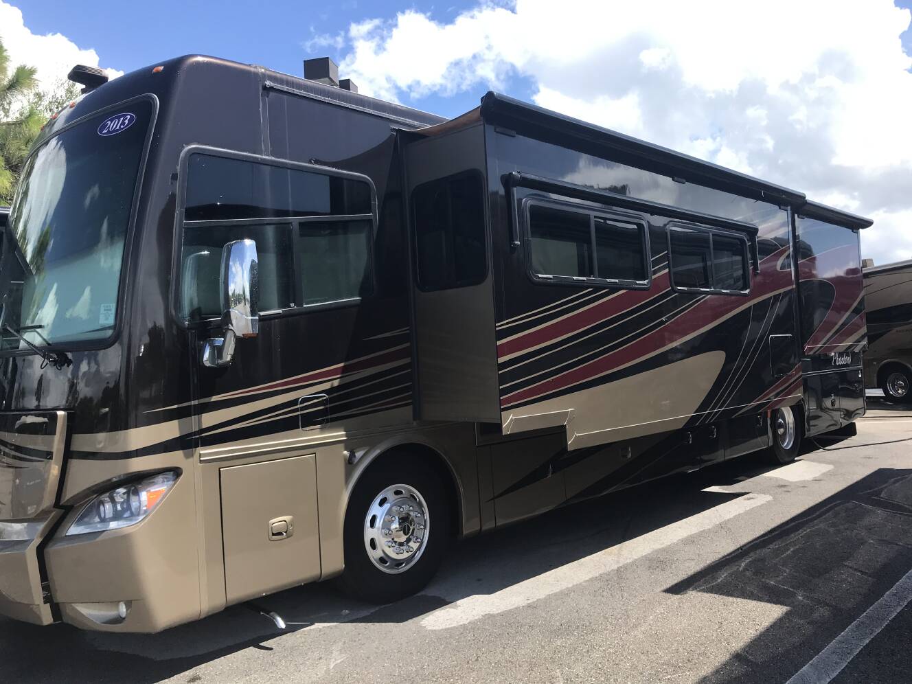A photo of this 2013 Tiffin Motorhomes Phaeton 40 QBH