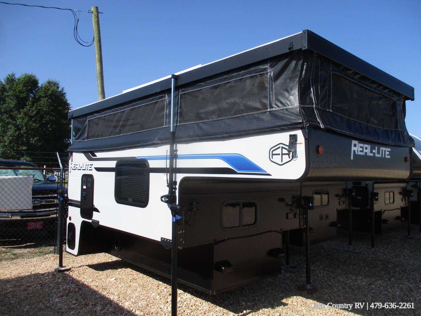 2025 Palomino real-lite ss-1610