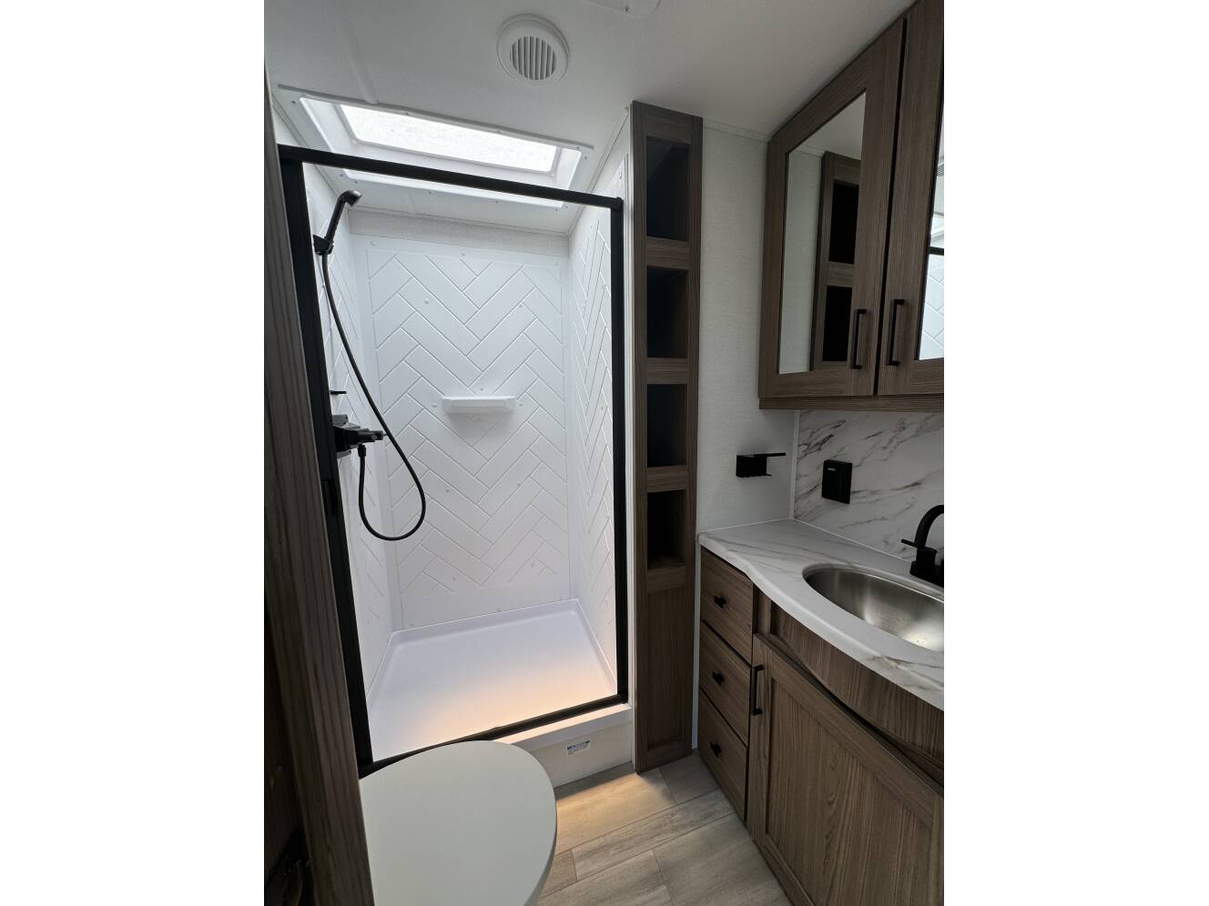 A photo of this 2024 Alliance Rv Delta 292RL