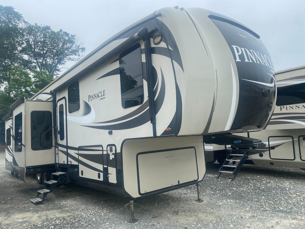 2017 Jayco pinnacle 38refs