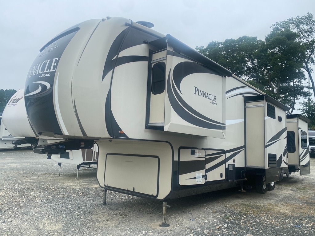 2017 Jayco pinnacle 38refs