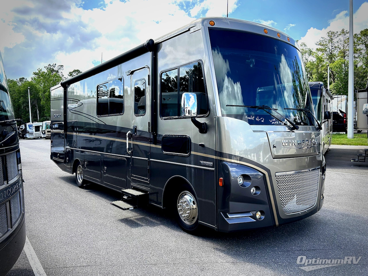 2022 Winnebago adventurer 29b