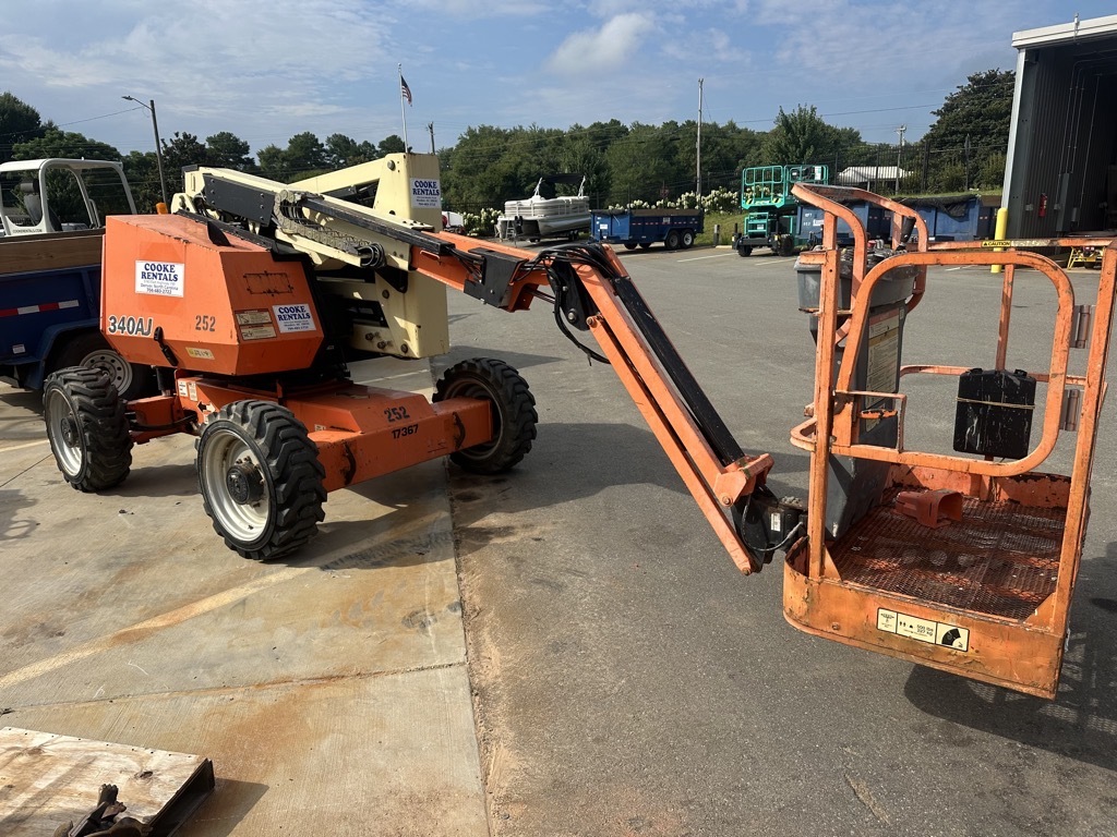 2014 JLG 340AJ in Denver, NC