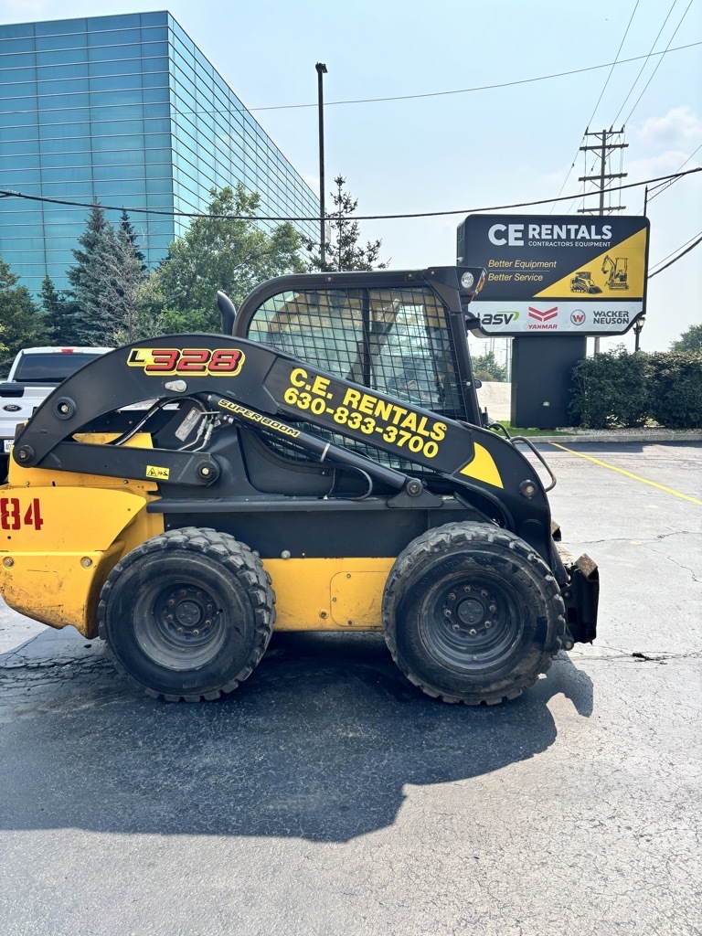 2022 NEW HOLLAND L328 in Elmhurst, IL