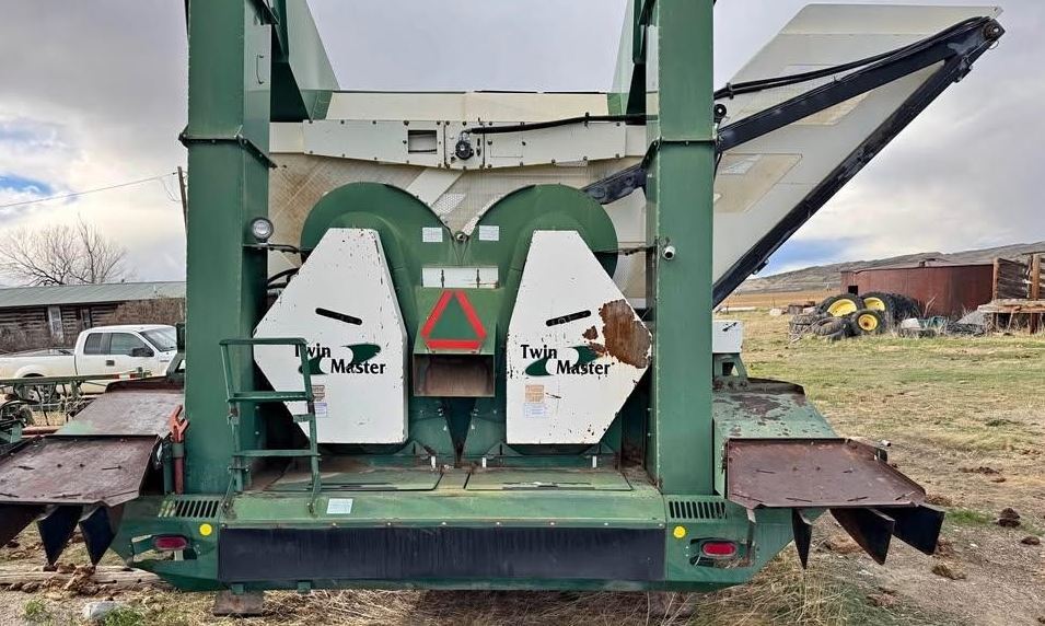 2010 Pickett Twin Master Bean Combine and Cutter in Belfry, MT