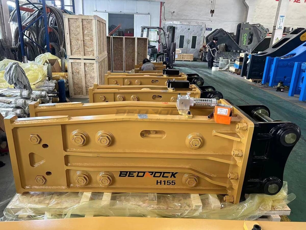 CATERPILLAR CAT 330-336 ATM3200 H155 28-35ton Excavator Hammer in Irvine, CA