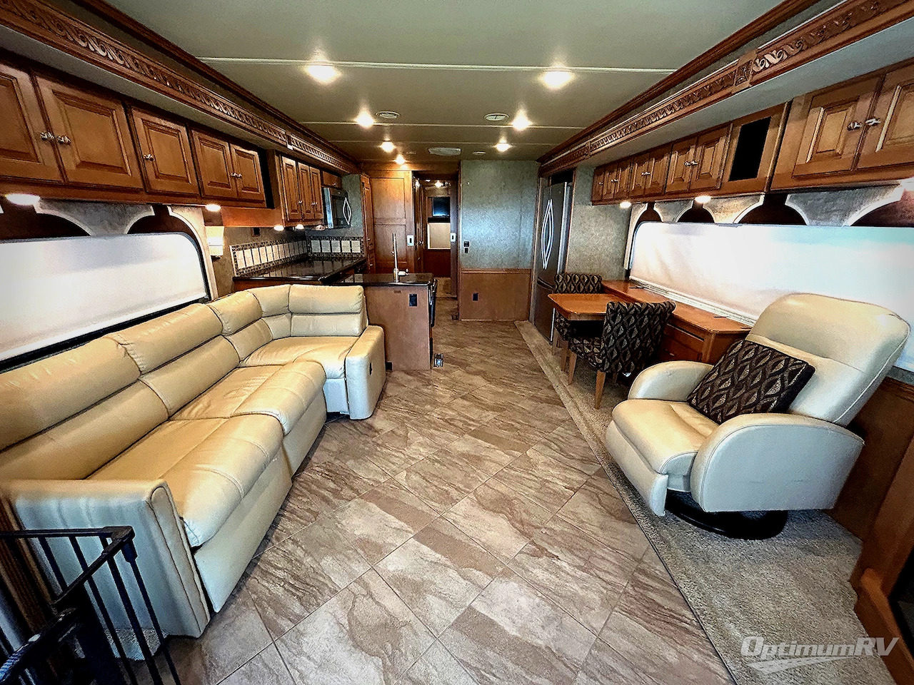 2016 Winnebago adventurer 38q