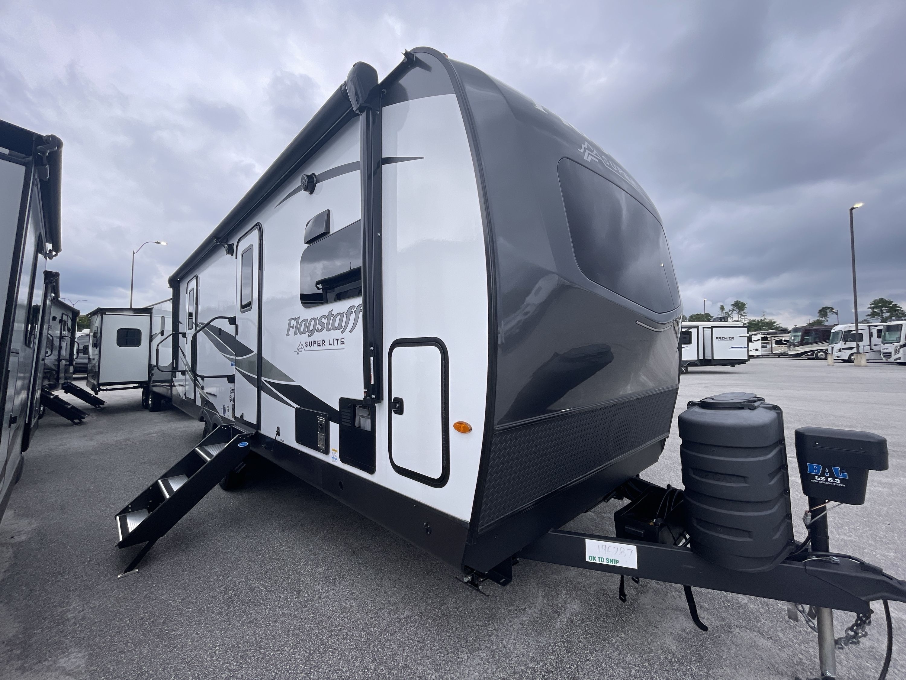 【手渡し】Town & CountryPRO-SERIES SUPER-LITE Forest River Flagstaff Super Lite RVs For Sale - RV Trader