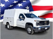 Commercial Trucks with the Highest Towing and Payload Capacities image