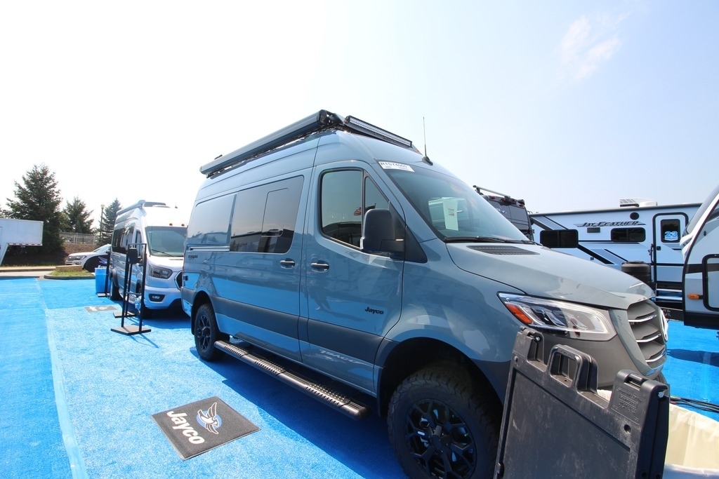 2024 Jayco terrain 19y