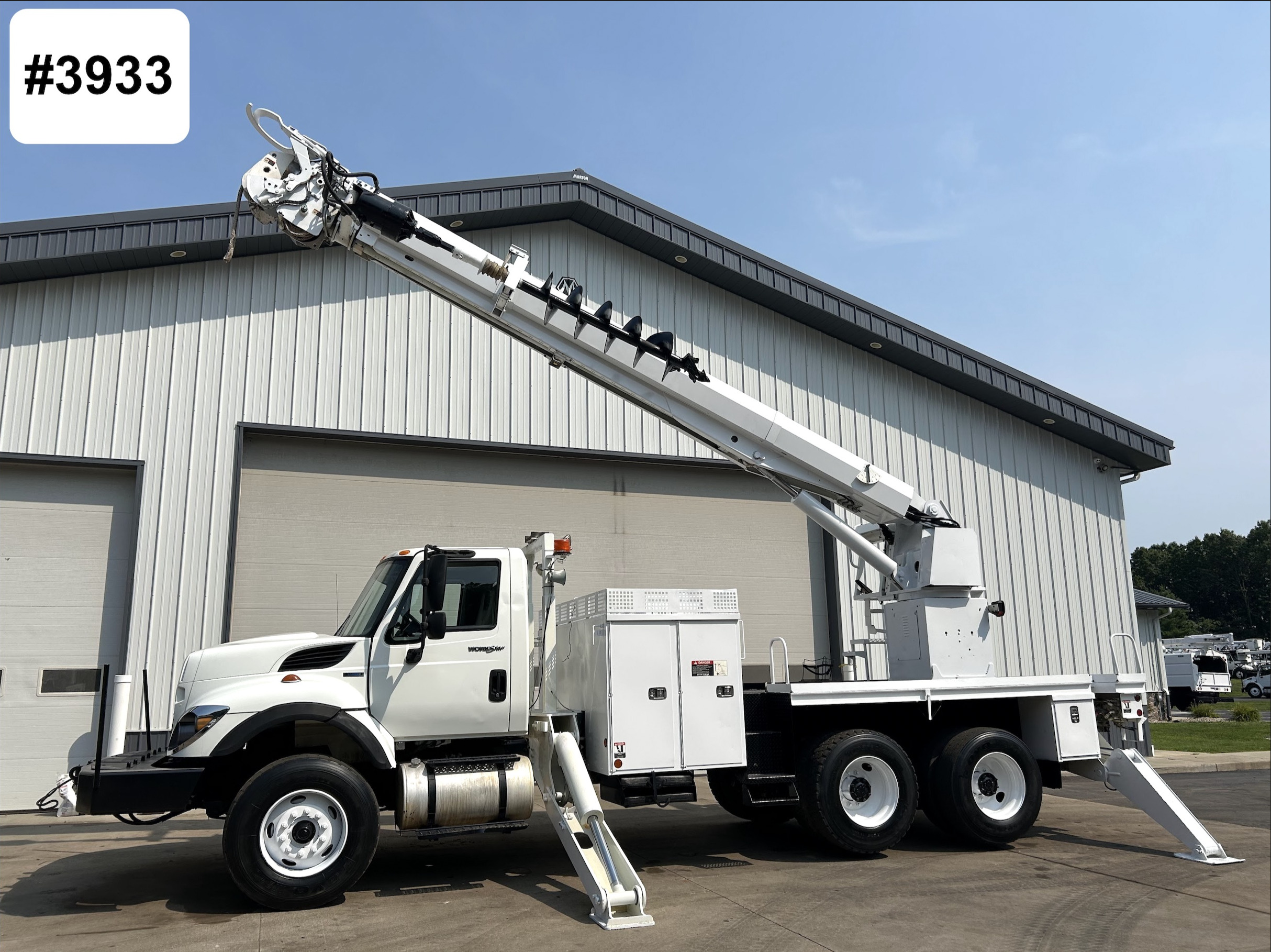 2011 INTERNATIONAL 7400 in Battle Creek, MI