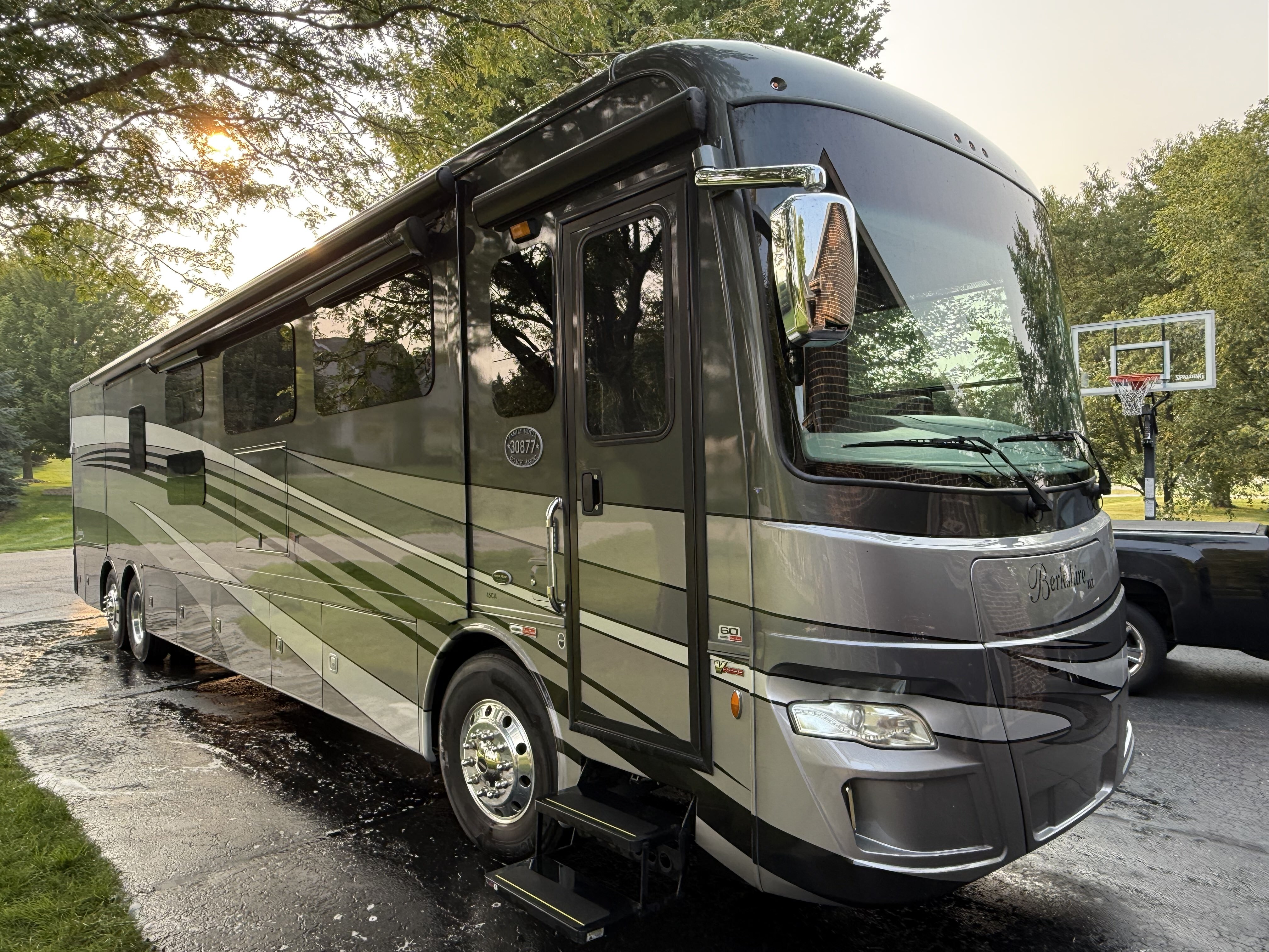 2021 Forest River Berkshire Xlt 45CA RV