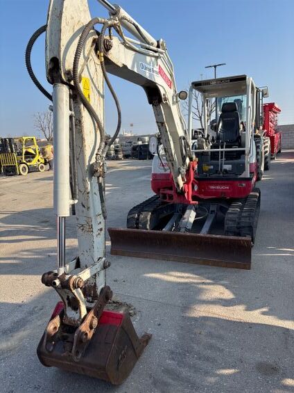 2019 TAKEUCHI TB260 in Bakersfield, CA