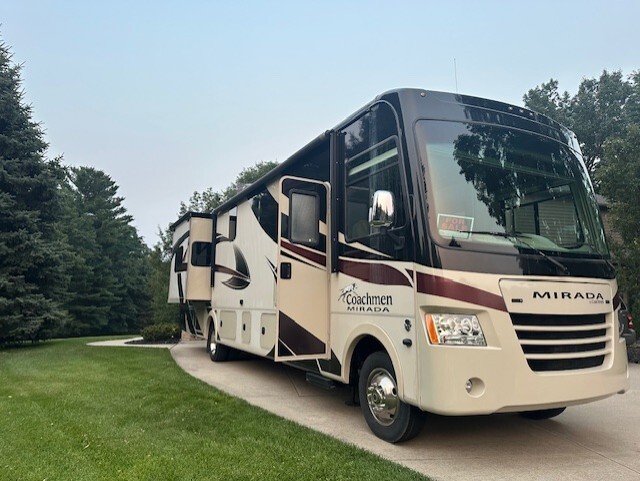 2019 Coachmen Mirada 35LS RV